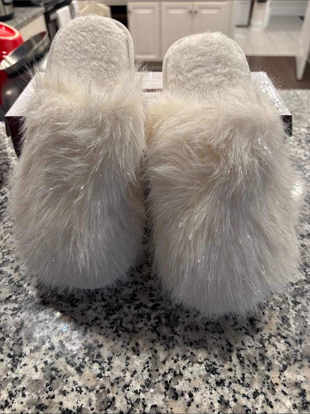 Women's Plush Faux-Fur Slip-On Slippers in Cream